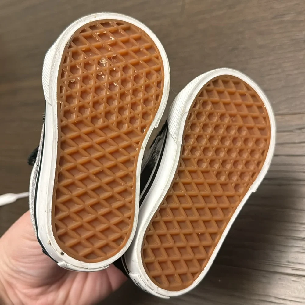 Infant vans - Picture 3 of 3